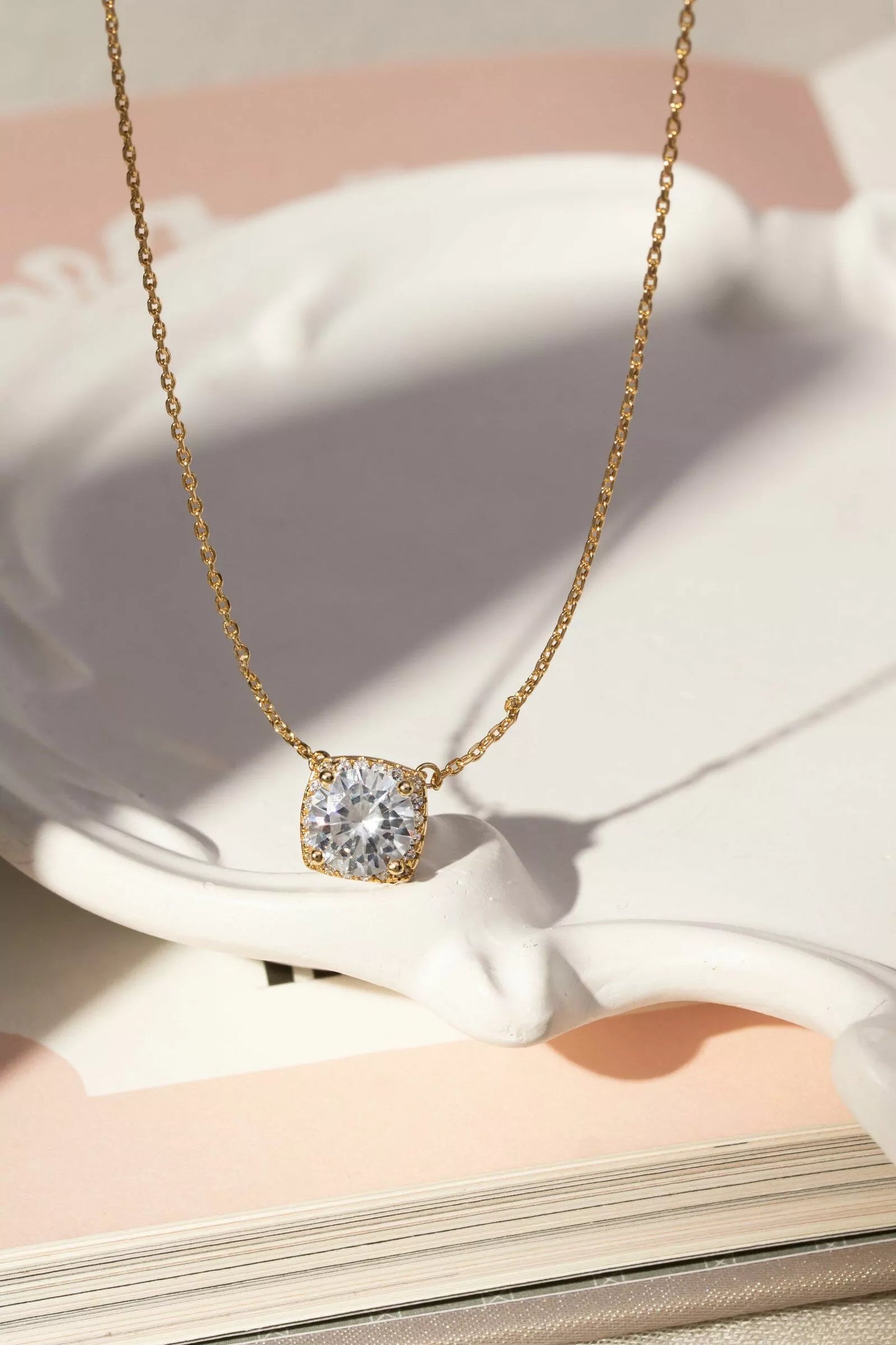 Colar Quadrado com Zircônias Premium Brancas 50cm - Banho de Ouro 18k