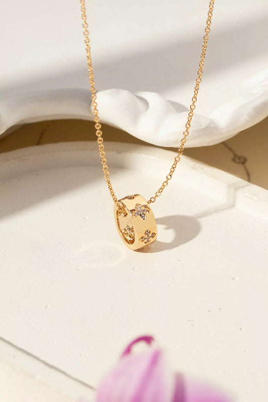 Colar Redondo com Mini Florzinhas com Zircônias Brancas 50cm - Banho de Ouro 18k