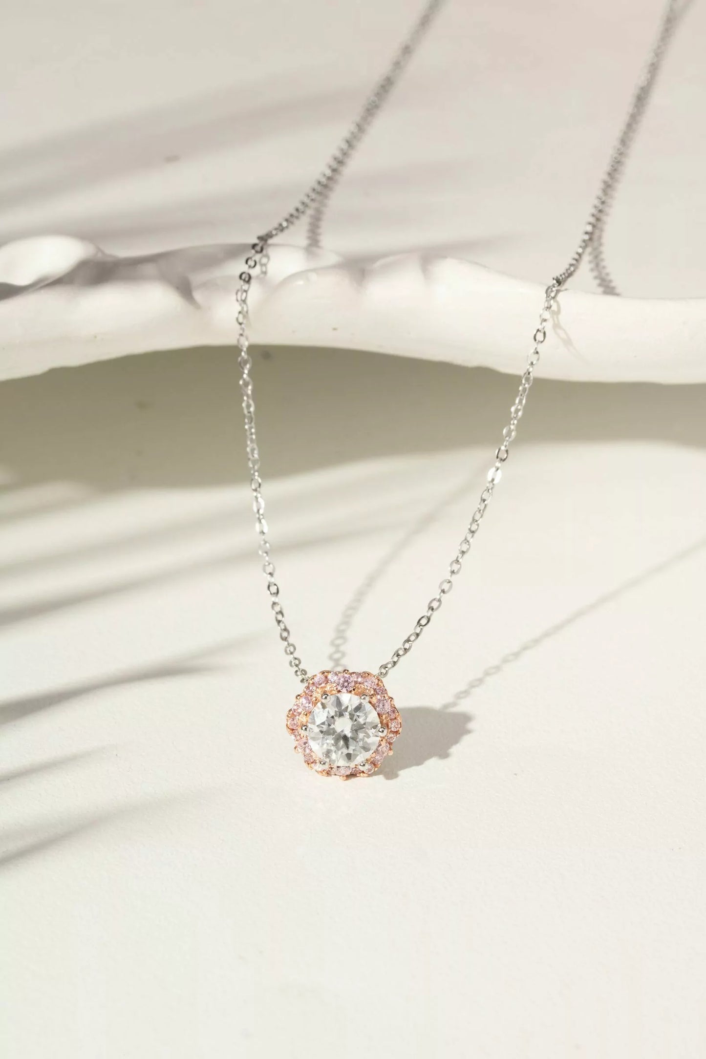 Colar Moissanite Lapidação Brilhante de 7mm 1,2 CT - D 120 Pontos VVS1 e Zircônias Kunzita 50cm - Prata 925