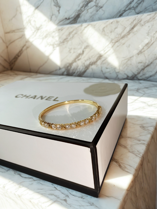 Bracelete Bangle Zircônia Branca e Micro Zircônias Cravejadas - Banho de Ouro 18k